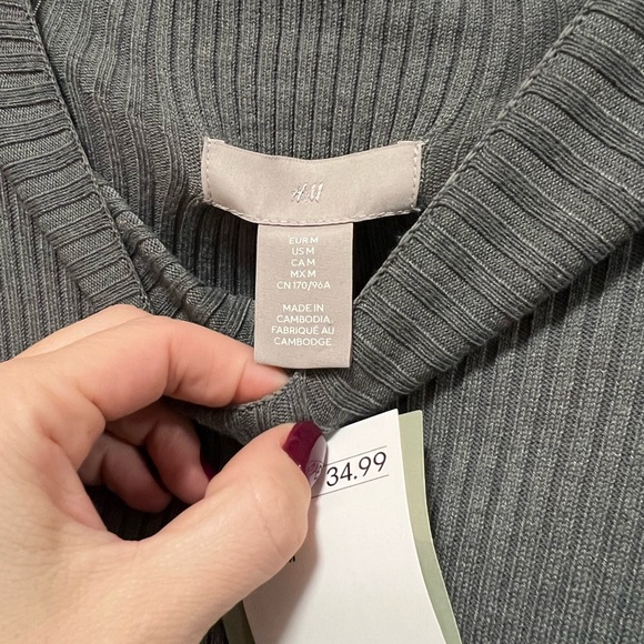 H&M Sweater Dress - Picture 3 of 5